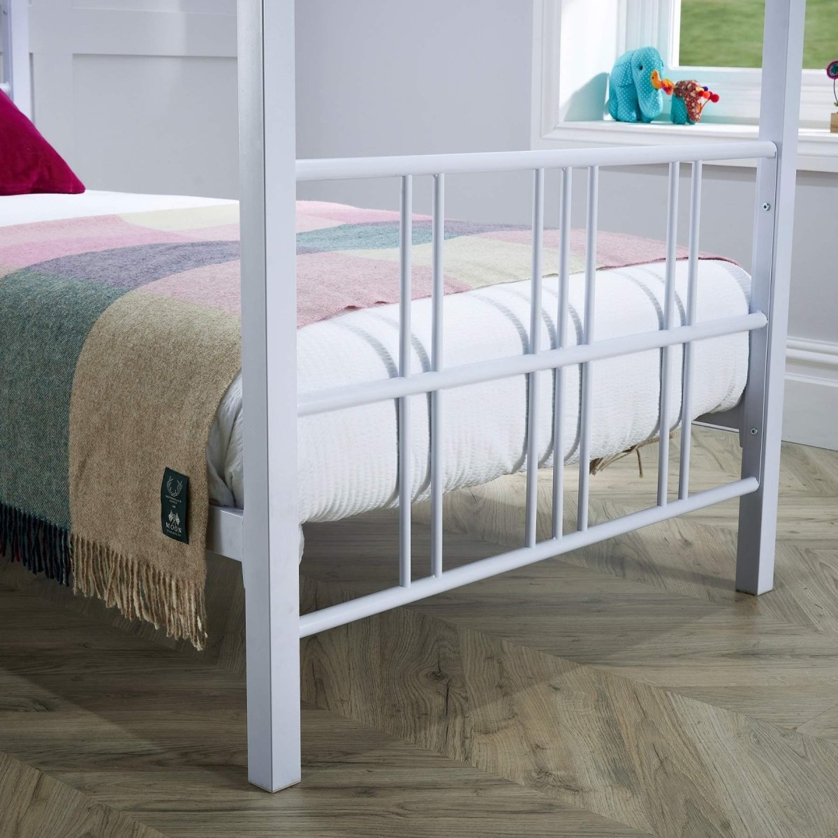 Fern Four Poster Single Bed with LED Lighting - White - XR LivingFour Poster Bed